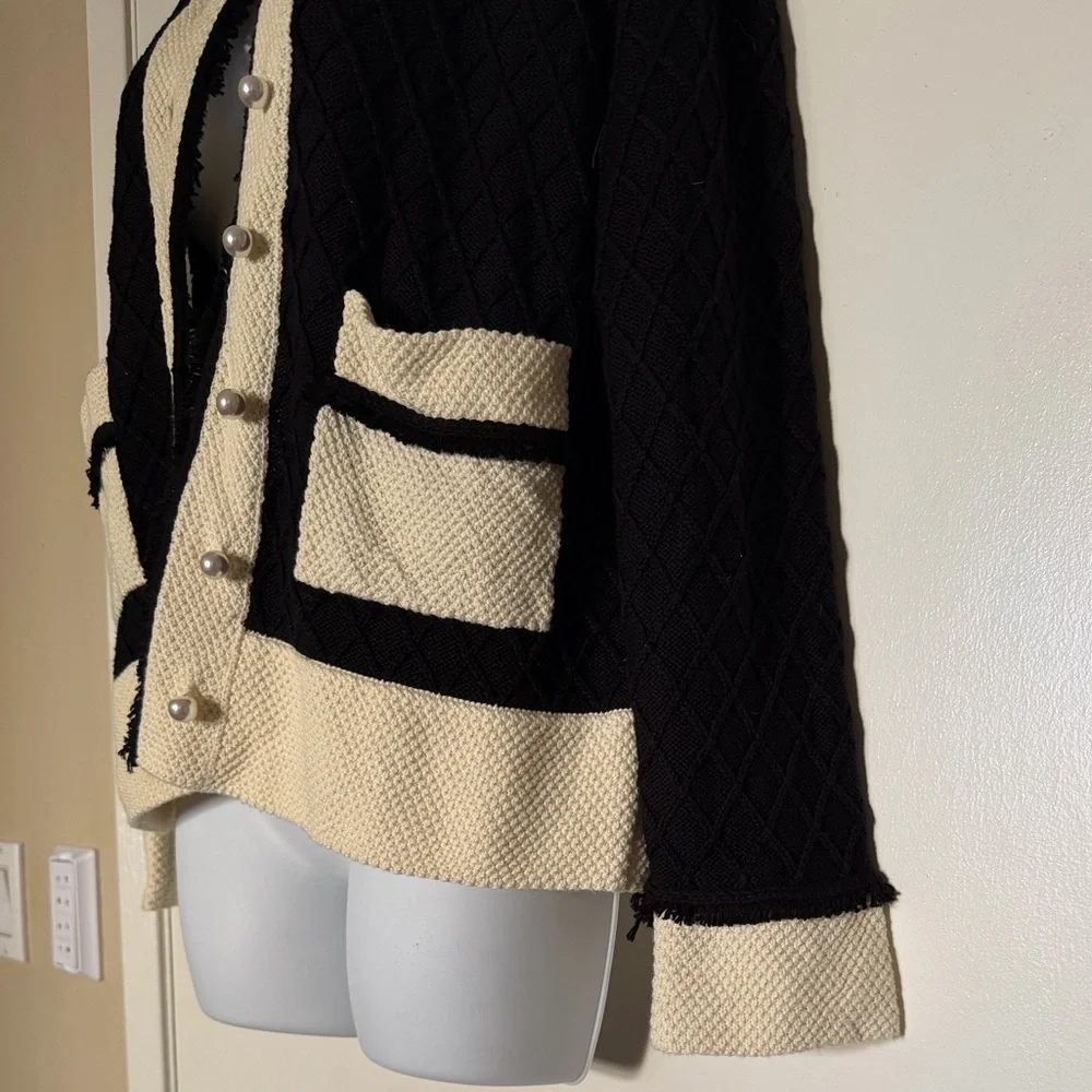 Elegant Black and Cream Women's Cardigan - Picture 3 of 4